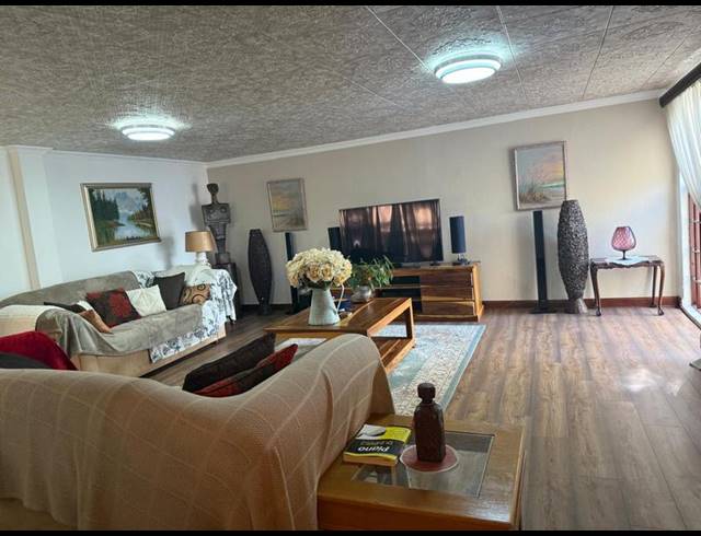 3 BEDROOM HOUSE FOR SALE IN KENSINGTON